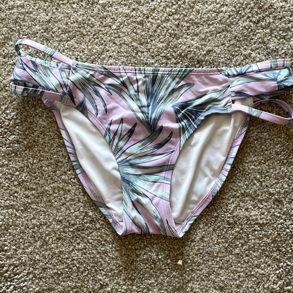 Victoria’s Secret Tropical Swim Bottoms M